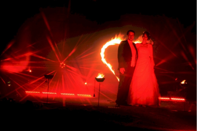 Die Show aus Feuer und Licht für Ihre Hochzeit